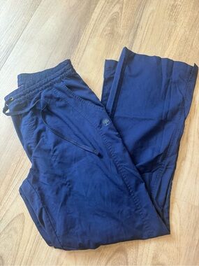 Healing hands scrub pant size medium